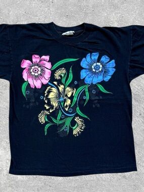 Vtg 90s Horizontal Shadow Stripe Floral Tee Grandmacore Boxy 20.5” x 24.5”